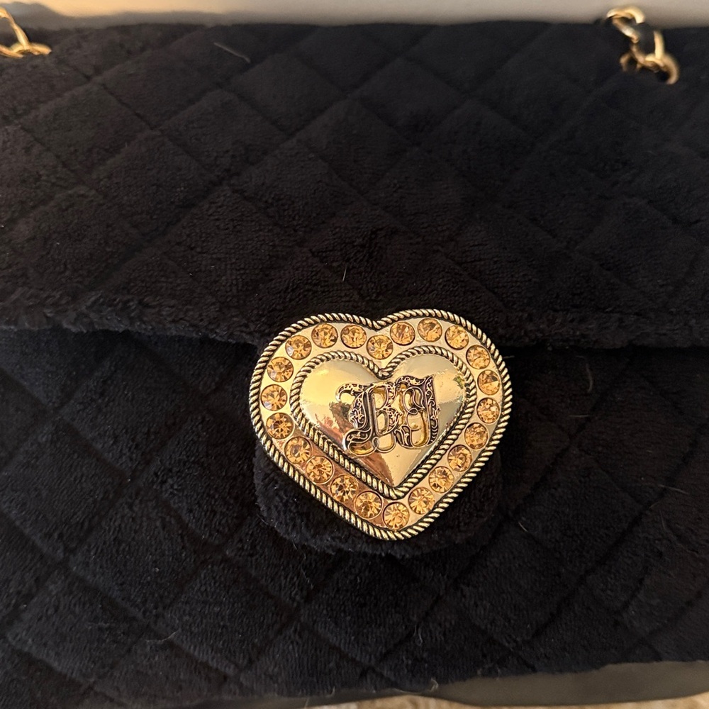 Betsey Johnson Black Quilted Shoulder Bag with Gold Chain - Picture 7 of 7